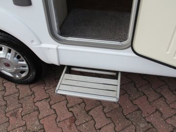 Bürstner BUT569 Nexxo T569 | Vast Bed | Kleine Camper| Elektrische Trap| Douche|